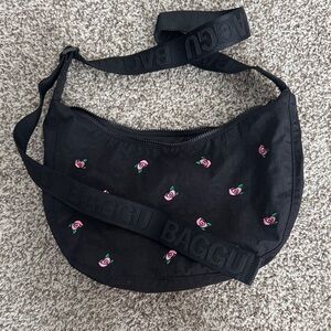 Baggu flower embroidered medium crossbody bag